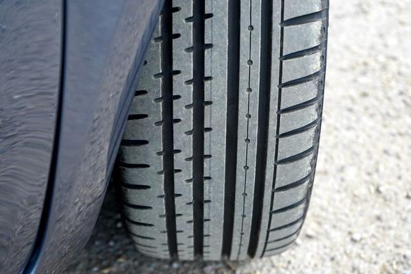 how to read tyre sidewall